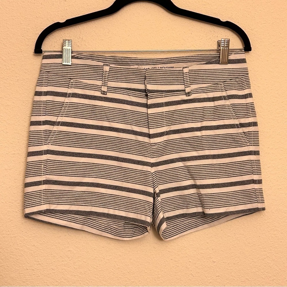 KHAKIS BY GAP City 3Inch Stripe Blue White Shorts Women size 4/27